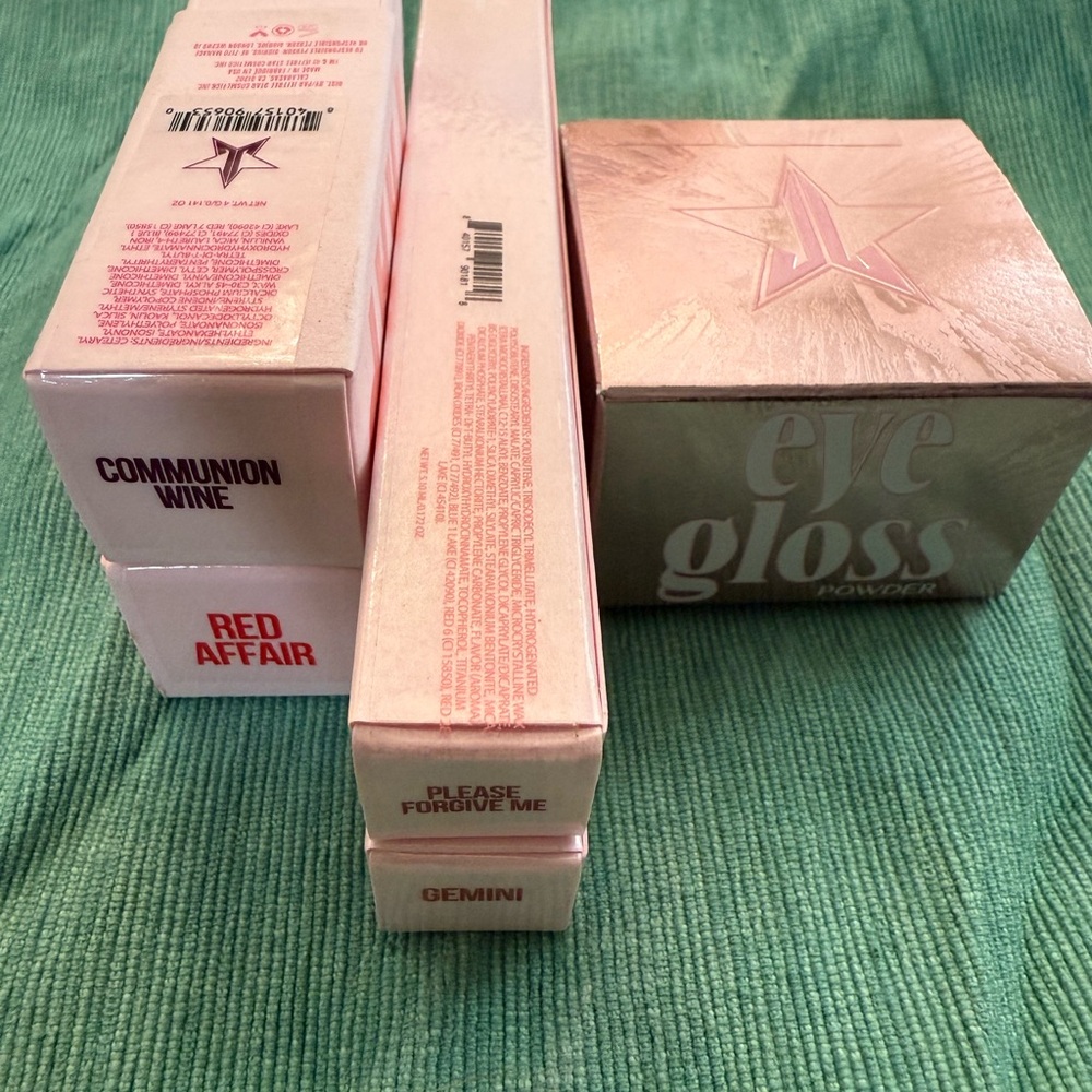 Jeffree Star Makeup 5 pc bundle 2 lipstick 2 lip gloss 1 glitter eye powder